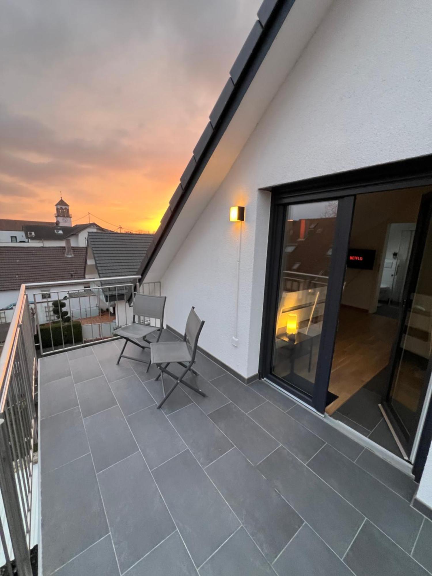 Charmantes Studio-Apartment Im Herzen Von Neureut - Fussbodenheizung, Regendusche, Waschmaschine, Stellplatz Karlsruhe Kültér fotó
