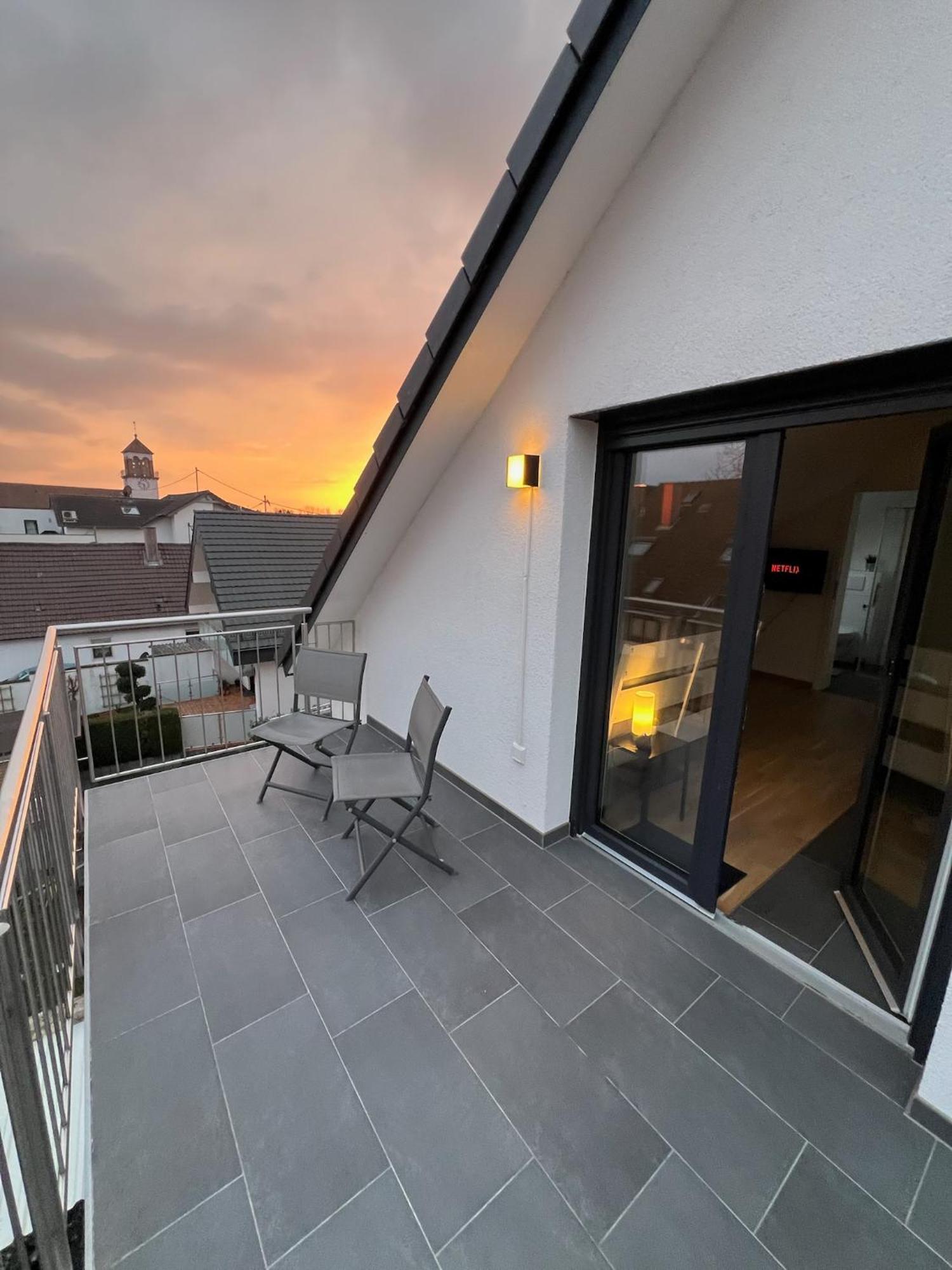 Charmantes Studio-Apartment Im Herzen Von Neureut - Fussbodenheizung, Regendusche, Waschmaschine, Stellplatz Karlsruhe Kültér fotó